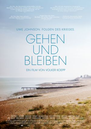 Filmplakat des Films "gehen und Bleiben", welches einen Strandabschnitt der Ostseeküste mit Buhnen und einer Seebrücke zeigt